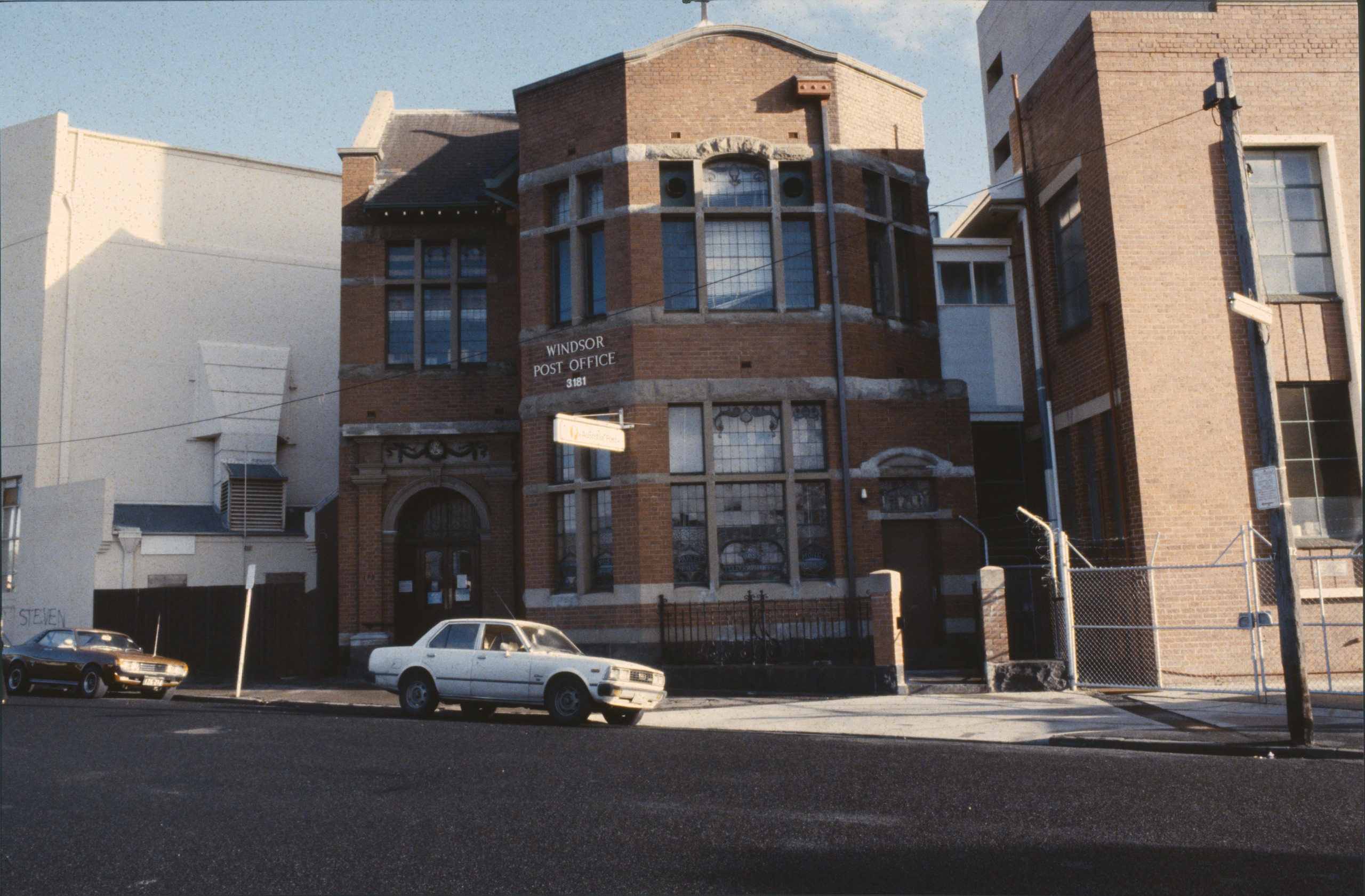 Streetscape view of the former Windsor Post Office, photographed in 1983